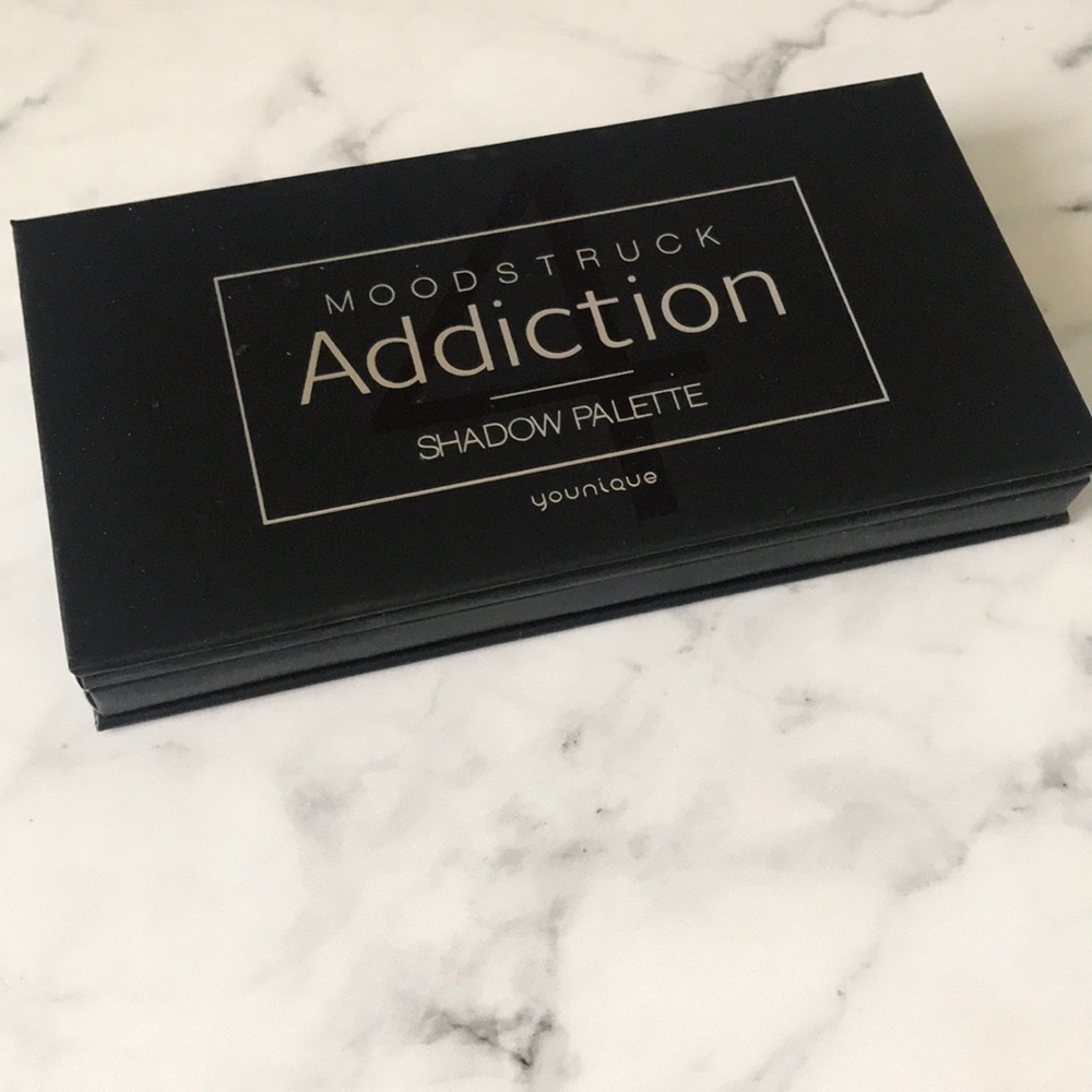 Younique Moodstruck Addiction Shadow Palette